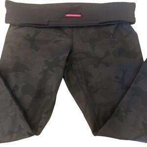 Lululemon Inspire Crop II Camo Luxtreme Leggings 21.5” - Size 4
